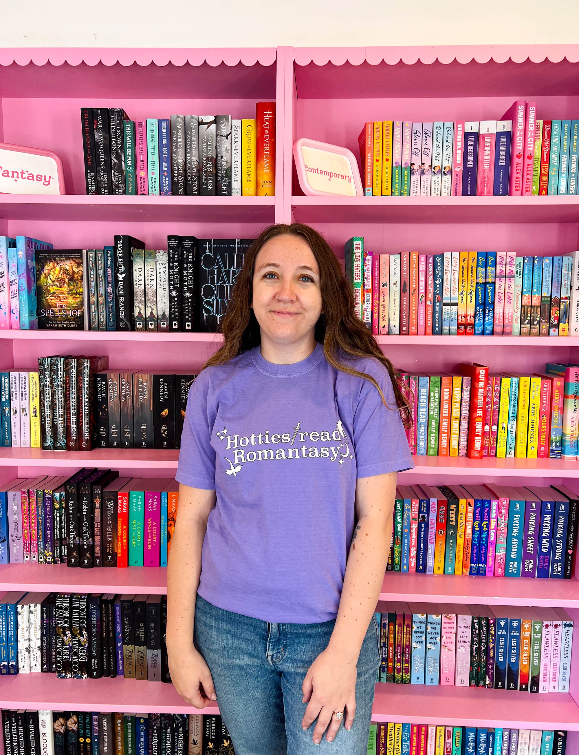 Hotties Read Romantasy T-Shirt