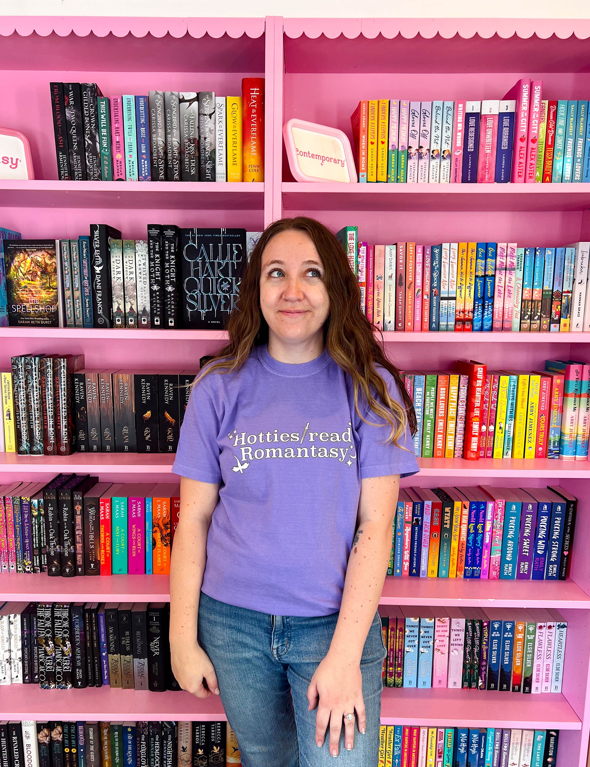 Hotties Read Romantasy T-Shirt