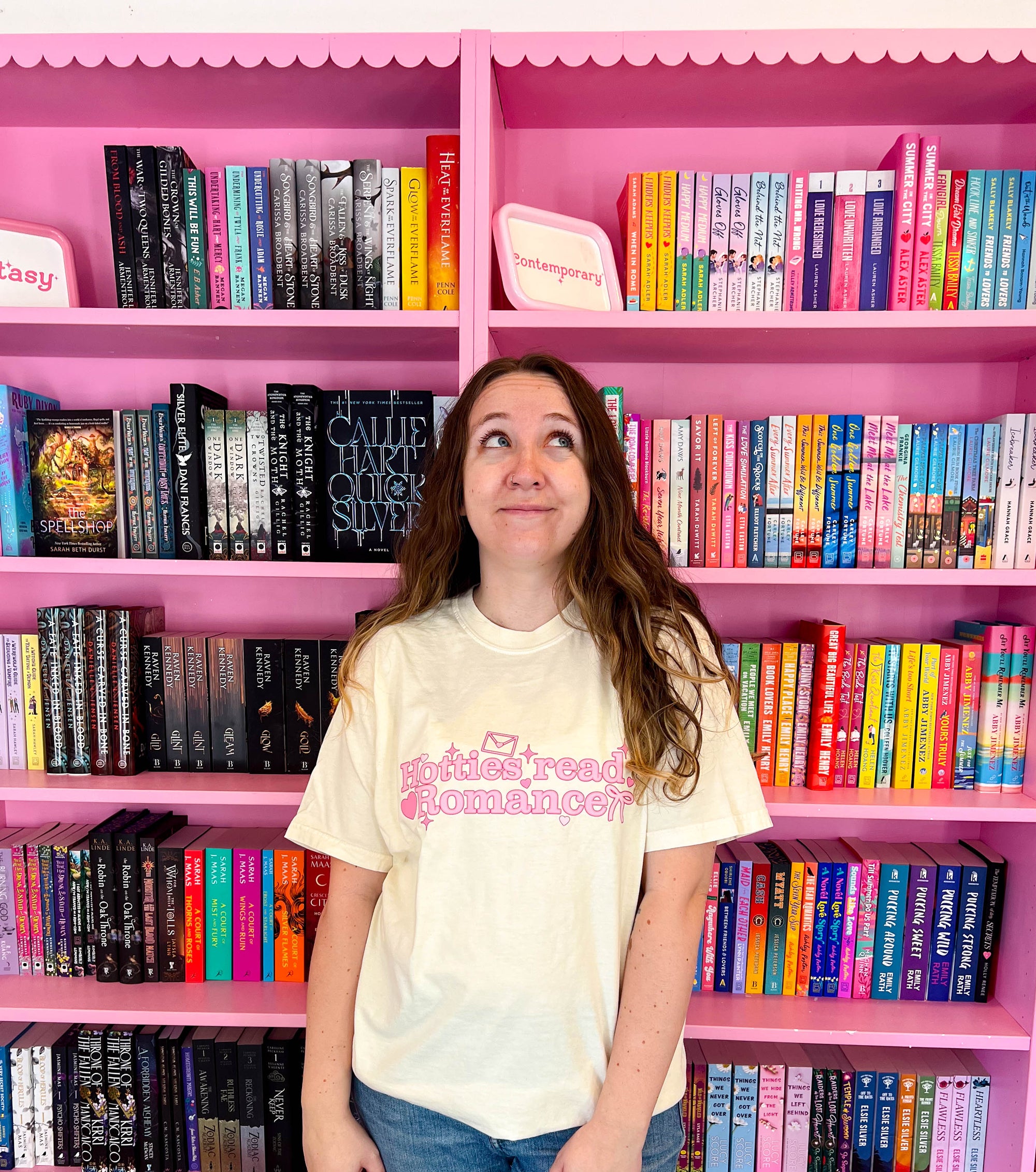 Hotties Read Romance T-Shirt