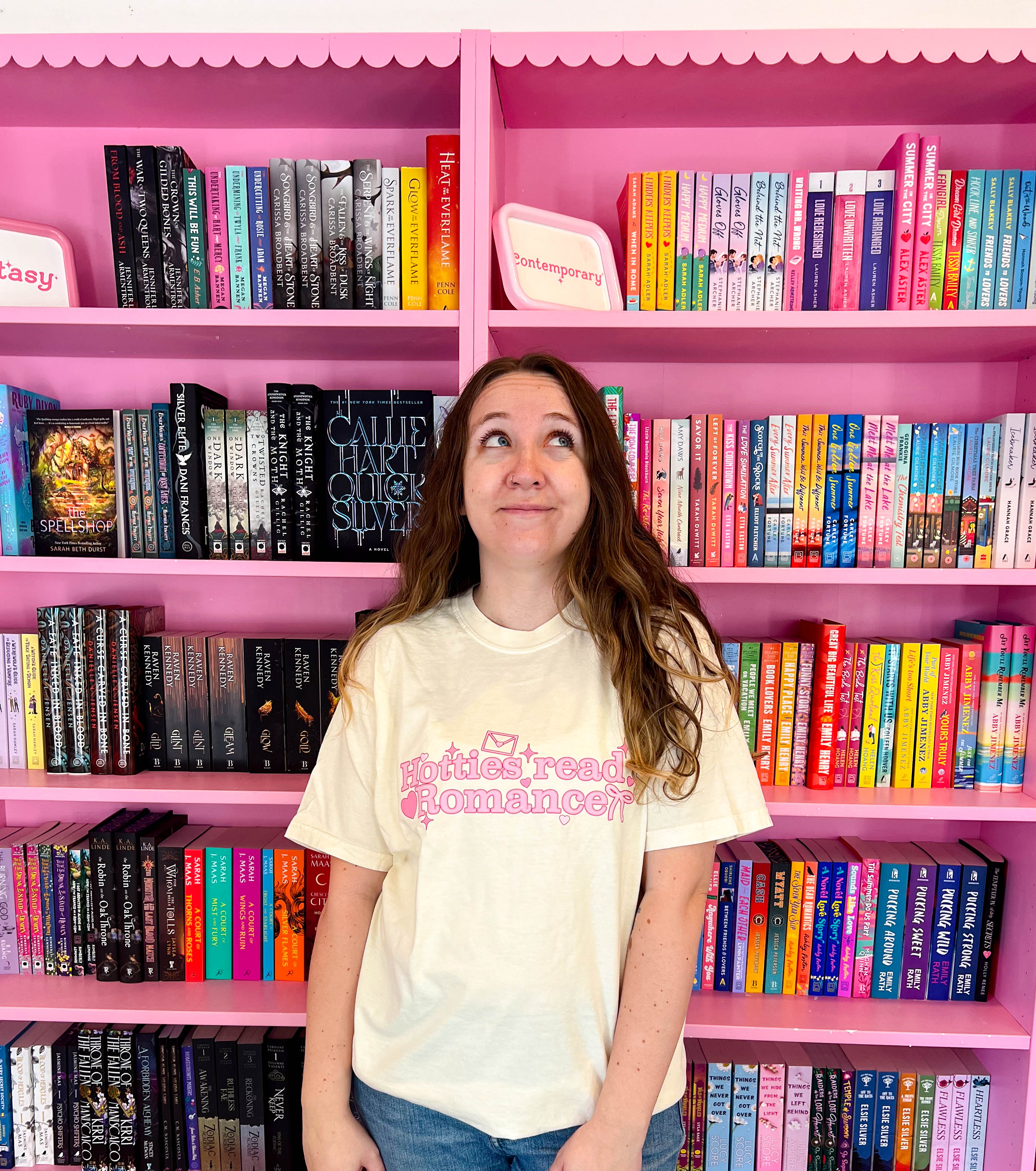Hotties Read Romance T-Shirt